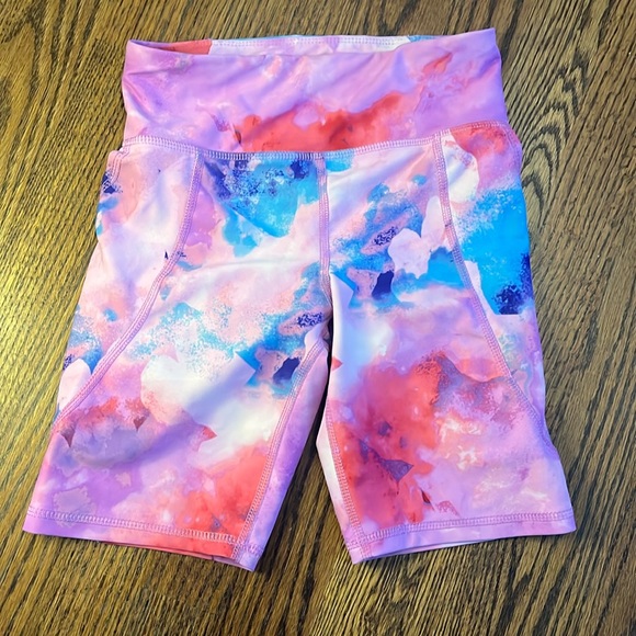 🎨🌈LIKE NEW OLDNAVY BIKER SHORTS🌈🎨 - Picture 1 of 2